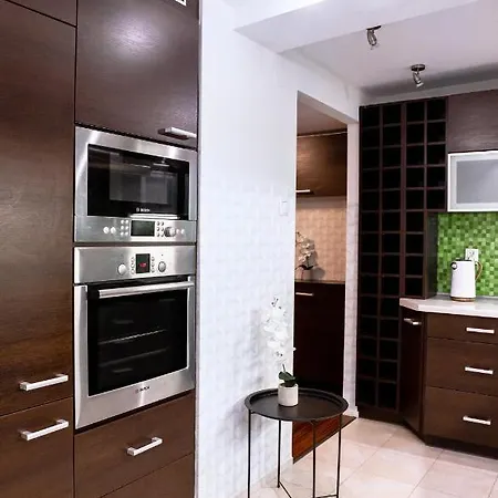 Clicktheflat Piekna Center Хостел *