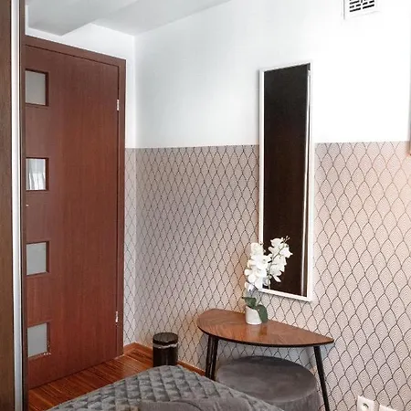 Vandrarhem Clicktheflat Piekna Center *