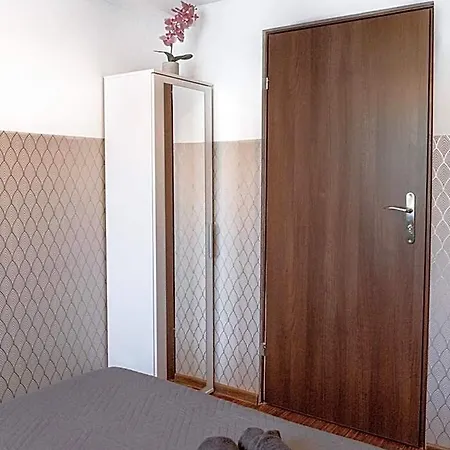 Clicktheflat Piekna Center بيت شباب *