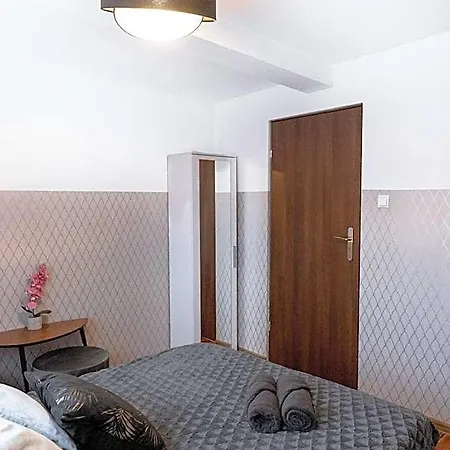 Clicktheflat Piekna Center بيت شباب وارسو