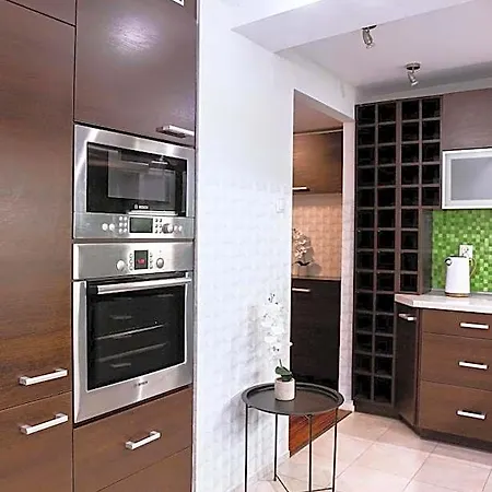 Clicktheflat Piekna Center *